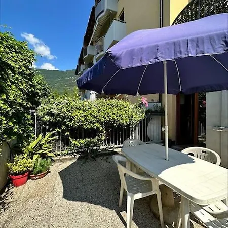 Apartment With A Beautiful Garden